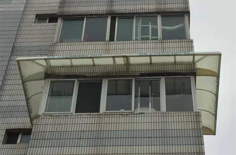 如何解決鋼結(jié)構(gòu)雨棚的漏水問(wèn)題？